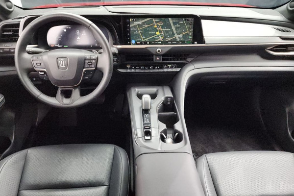 2023 Toyota Crown с пробегом 14 650 км