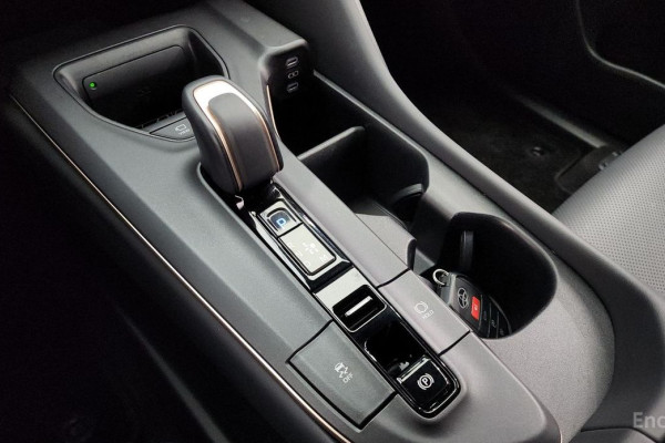 2023 Toyota Crown с пробегом 14 650 км