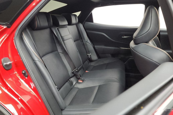 2023 Toyota Crown с пробегом 14 650 км