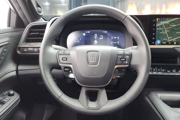 2023 Toyota Crown с пробегом 14 650 км