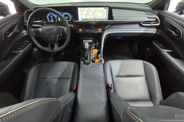 2025 Toyota Crown с пробегом 30 354 км