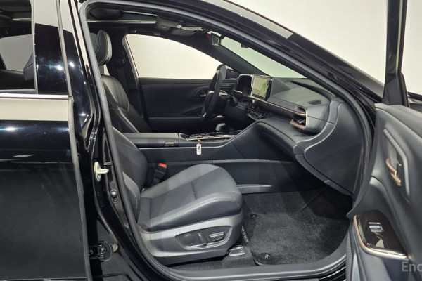 2025 Toyota Crown с пробегом 30 354 км