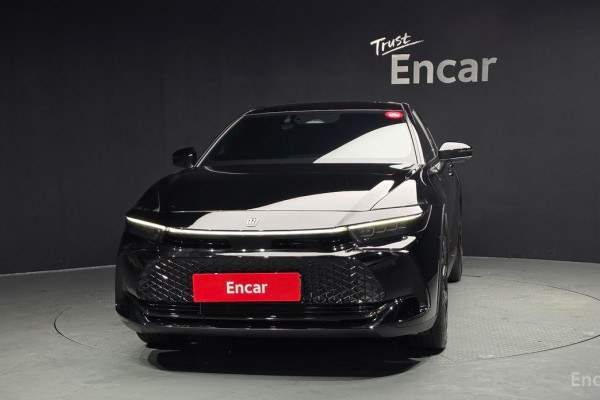 2023 Toyota Crown с пробегом 13 809 км