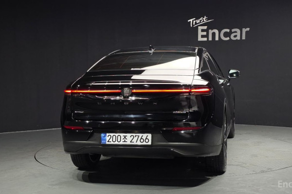 2023 Toyota Crown с пробегом 13 809 км