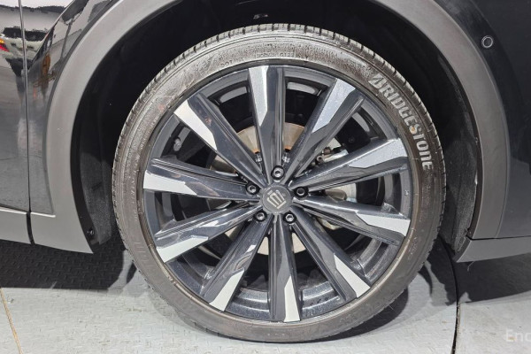 2023 Toyota Crown с пробегом 13 809 км