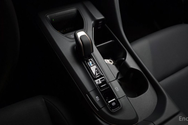 2023 Toyota Crown с пробегом 13 809 км