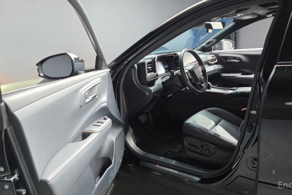 2023 Toyota Crown с пробегом 13 809 км