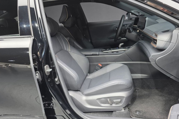 2023 Toyota Crown с пробегом 13 809 км