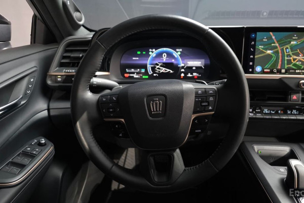 2023 Toyota Crown с пробегом 13 809 км