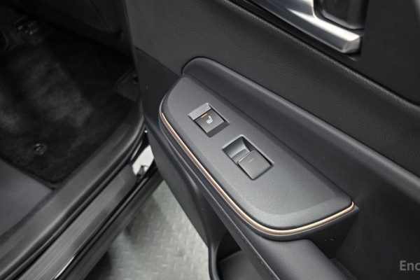 2023 Toyota Crown с пробегом 13 809 км