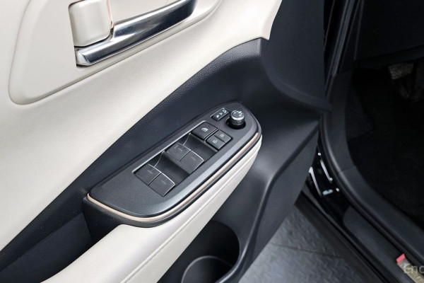 2023 Toyota Crown с пробегом 60 709 км