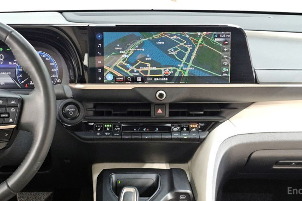 2023 Toyota Crown с пробегом 60 709 км