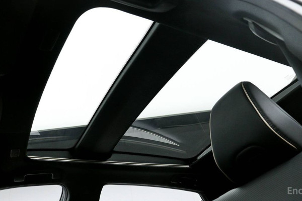 2023 Toyota Crown с пробегом 27 322 км