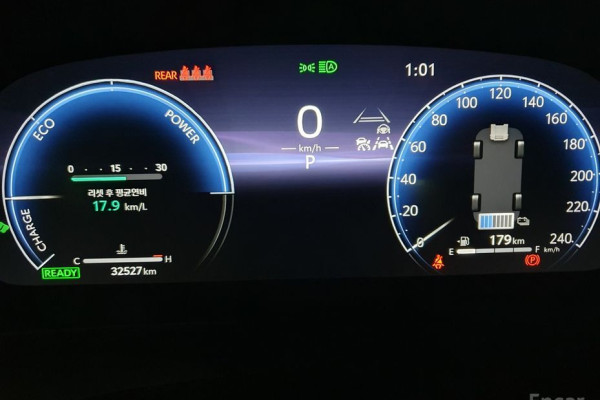 2024 Toyota Crown с пробегом 32 527 км