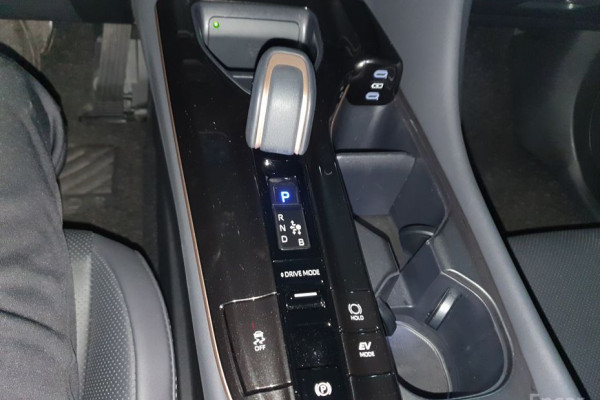 2024 Toyota Crown с пробегом 32 527 км