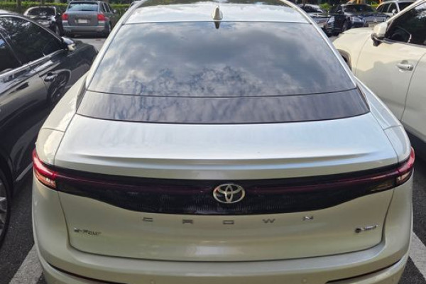 2025 Toyota Crown с пробегом 9 200 км