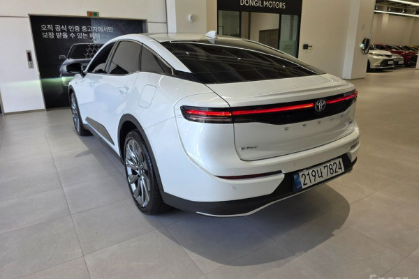 2025 Toyota Crown с пробегом 2 668 км