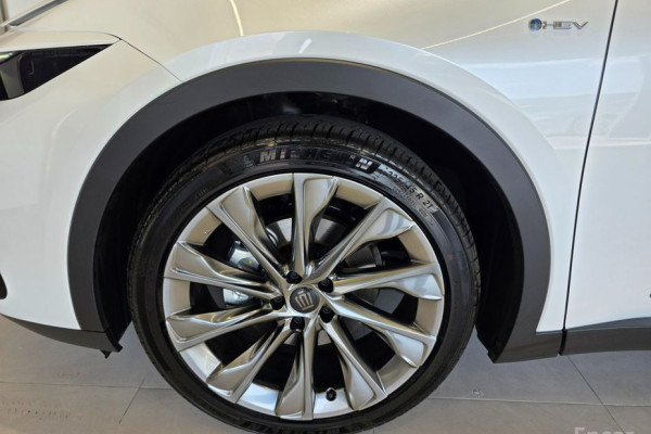 2025 Toyota Crown с пробегом 2 668 км