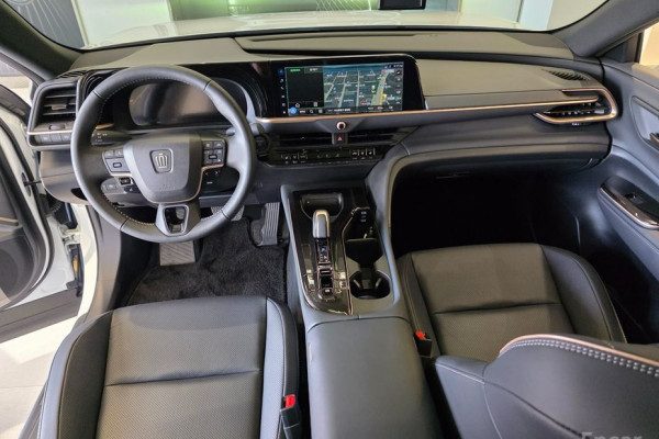 2025 Toyota Crown с пробегом 2 668 км