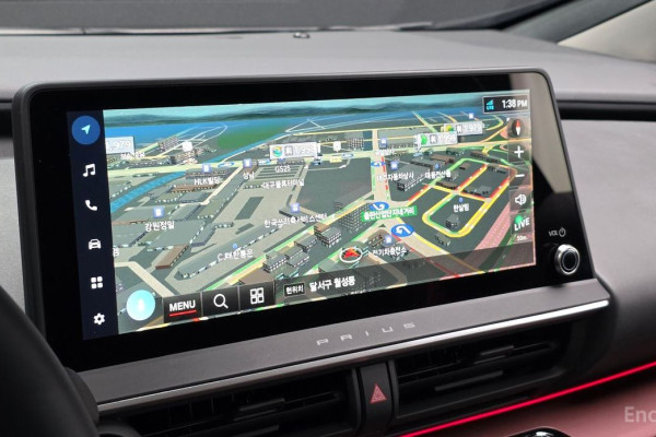 2025 Toyota Prius с пробегом 975 км