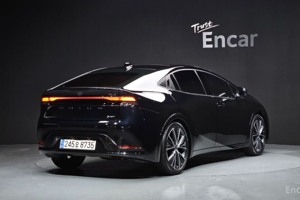 2024 Toyota Prius с пробегом 11 661 км