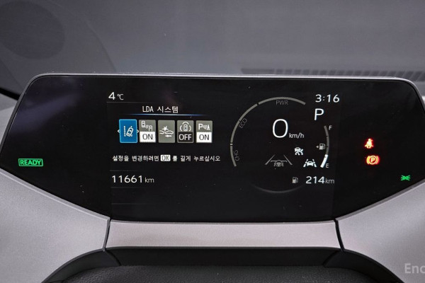 2024 Toyota Prius с пробегом 11 661 км