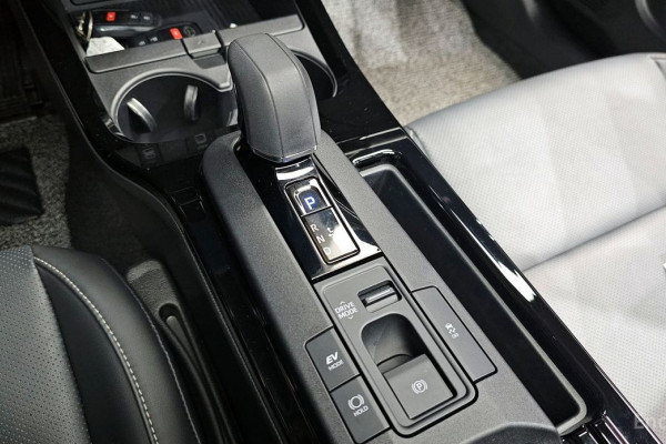 2024 Toyota Prius с пробегом 11 661 км