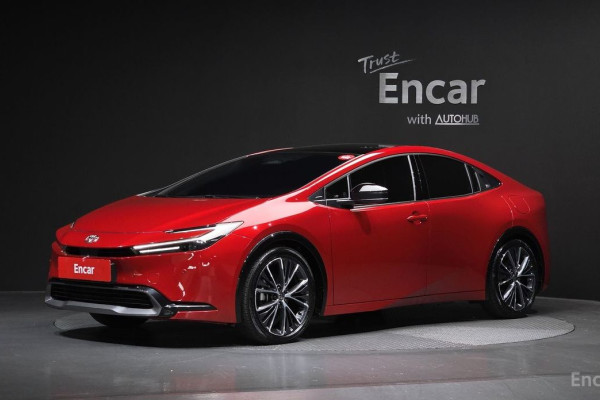 2024 Toyota Prius с пробегом 38 769 км