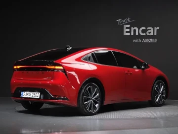2024 Toyota Prius с пробегом 38 769 км