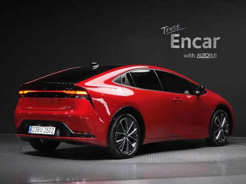 2024 Toyota Prius с пробегом 38 769 км