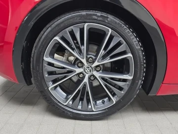2024 Toyota Prius с пробегом 38 769 км