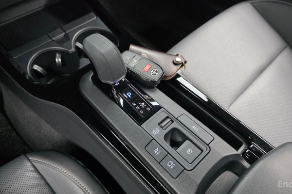 2024 Toyota Prius с пробегом 38 769 км