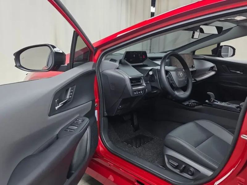 2024 Toyota Prius с пробегом 38 769 км