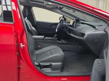2024 Toyota Prius с пробегом 38 769 км