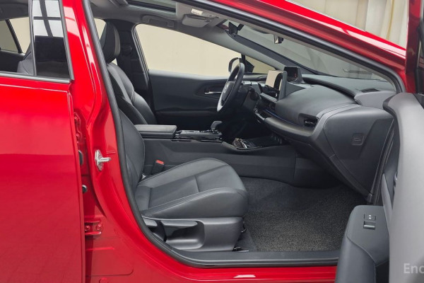 2024 Toyota Prius с пробегом 38 769 км