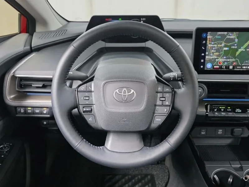 2024 Toyota Prius с пробегом 38 769 км