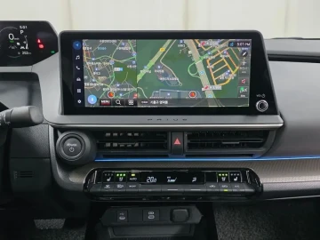 2024 Toyota Prius с пробегом 38 769 км