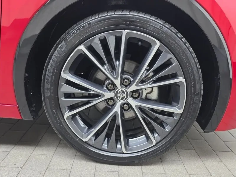 2024 Toyota Prius с пробегом 38 769 км