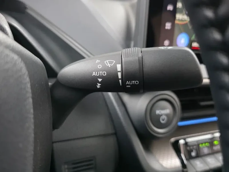 2024 Toyota Prius с пробегом 38 769 км