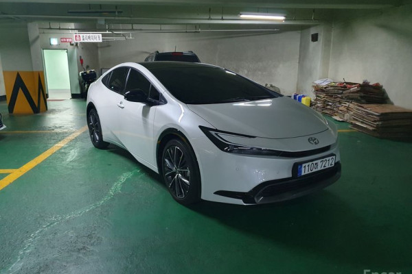 2024 Toyota Prius с пробегом 19 917 км
