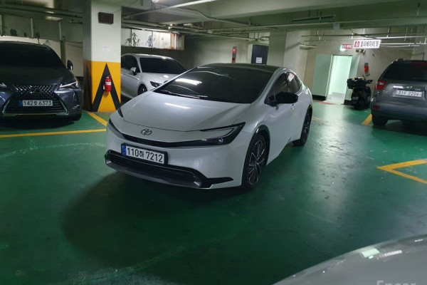 2024 Toyota Prius с пробегом 19 917 км