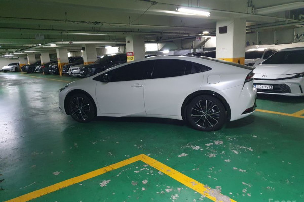 2024 Toyota Prius с пробегом 19 917 км