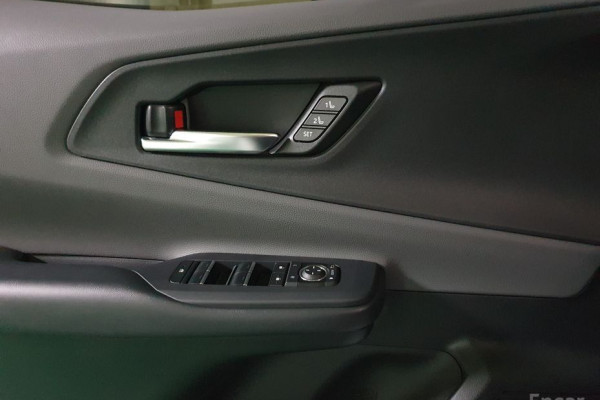 2024 Toyota Prius с пробегом 19 917 км