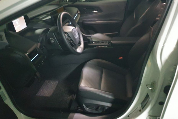 2024 Toyota Prius с пробегом 19 917 км