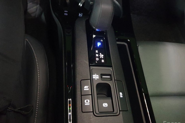 2024 Toyota Prius с пробегом 19 917 км