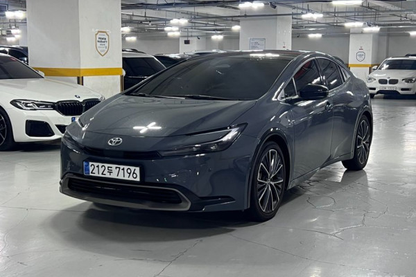 2025 Toyota Prius с пробегом 7 707 км