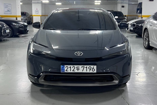 2025 Toyota Prius с пробегом 7 707 км