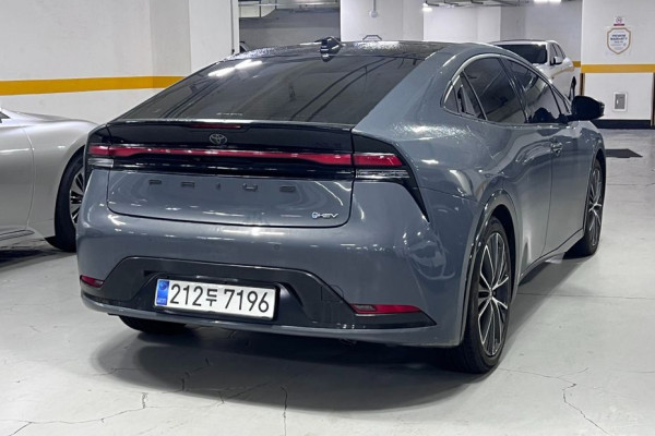 2025 Toyota Prius с пробегом 7 707 км