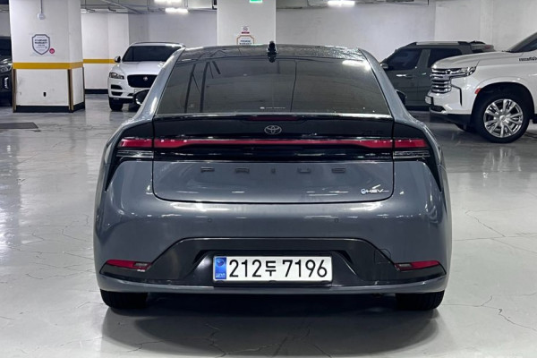 2025 Toyota Prius с пробегом 7 707 км