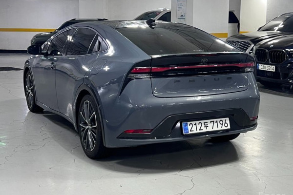 2025 Toyota Prius с пробегом 7 707 км